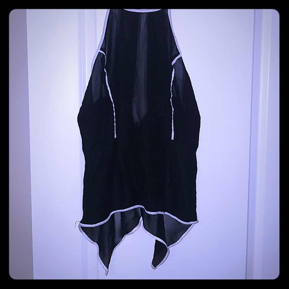 IKy me sleeveless top